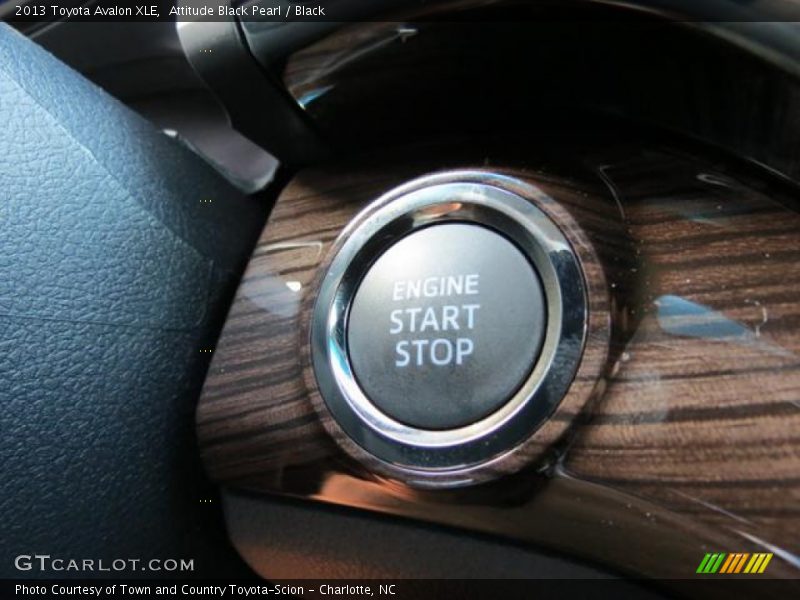 Attitude Black Pearl / Black 2013 Toyota Avalon XLE