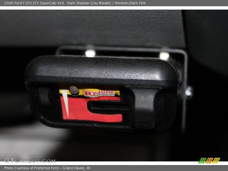 Dark Shadow Grey Metallic / Medium/Dark Flint 2006 Ford F150 STX SuperCab 4x4