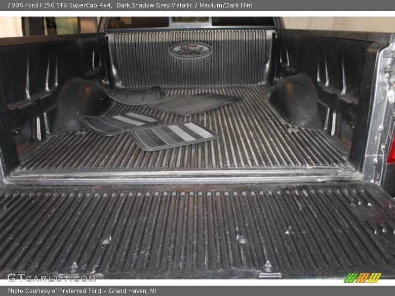  2006 F150 STX SuperCab 4x4 Trunk