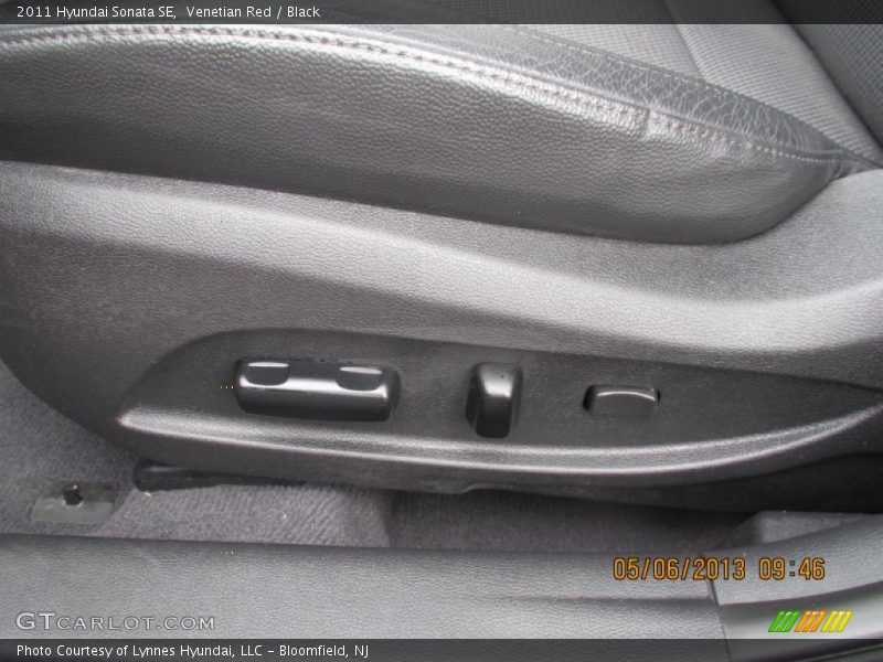 Venetian Red / Black 2011 Hyundai Sonata SE