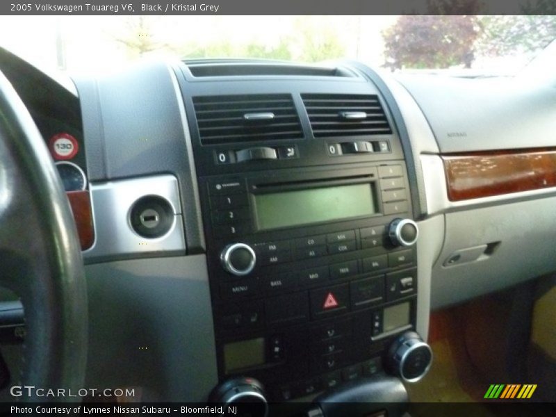 Black / Kristal Grey 2005 Volkswagen Touareg V6