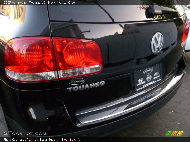 Black / Kristal Grey 2005 Volkswagen Touareg V6