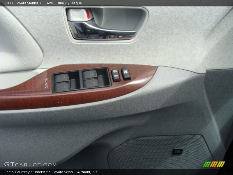 Black / Bisque 2011 Toyota Sienna XLE AWD
