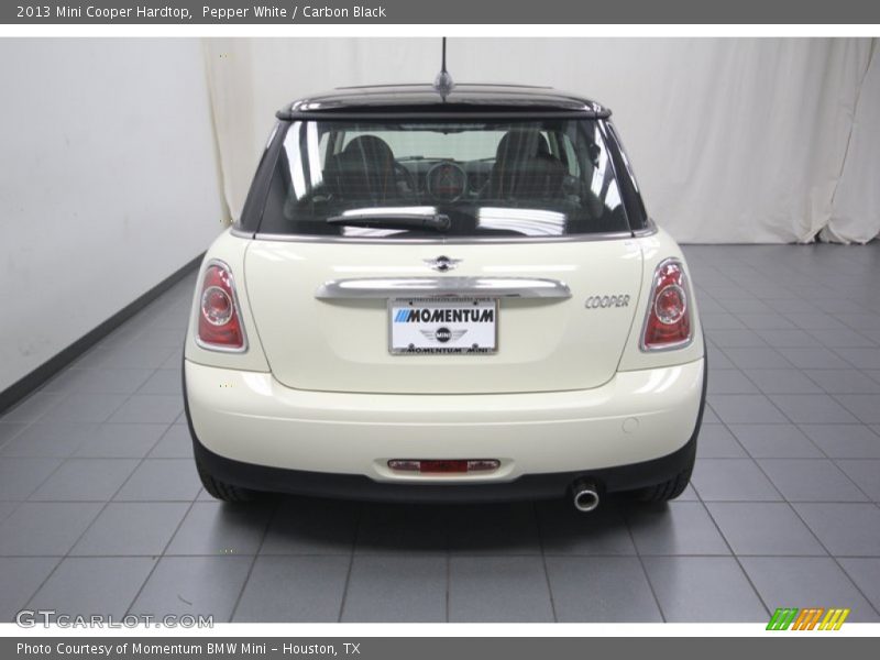 Pepper White / Carbon Black 2013 Mini Cooper Hardtop