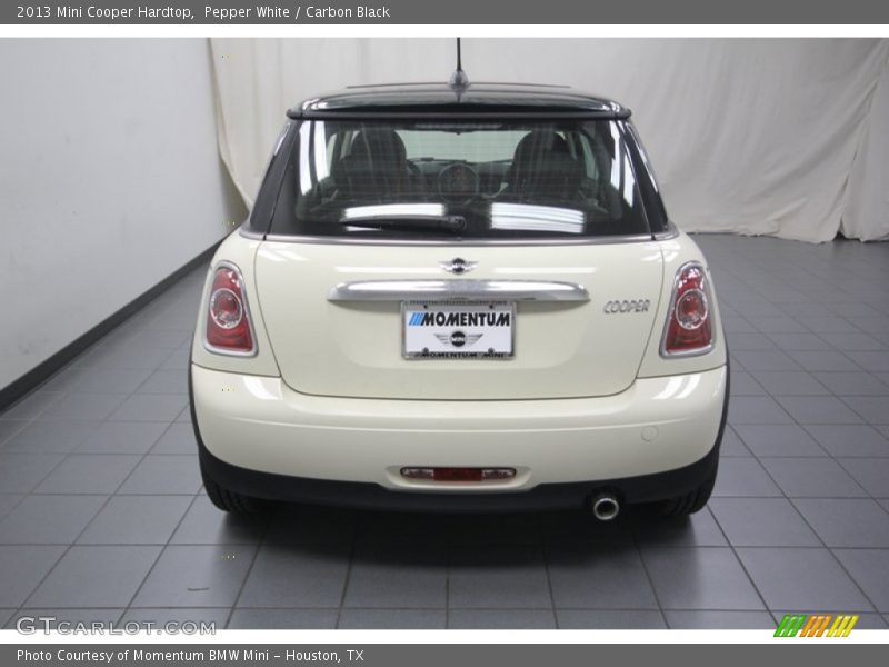 Pepper White / Carbon Black 2013 Mini Cooper Hardtop