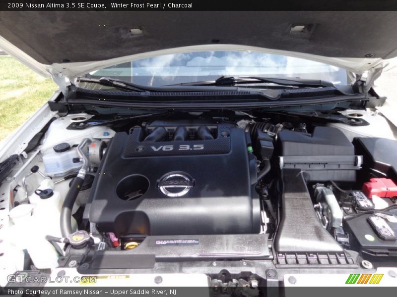 Winter Frost Pearl / Charcoal 2009 Nissan Altima 3.5 SE Coupe