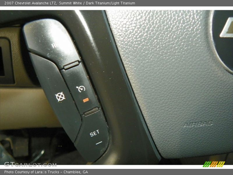 Summit White / Dark Titanium/Light Titanium 2007 Chevrolet Avalanche LTZ