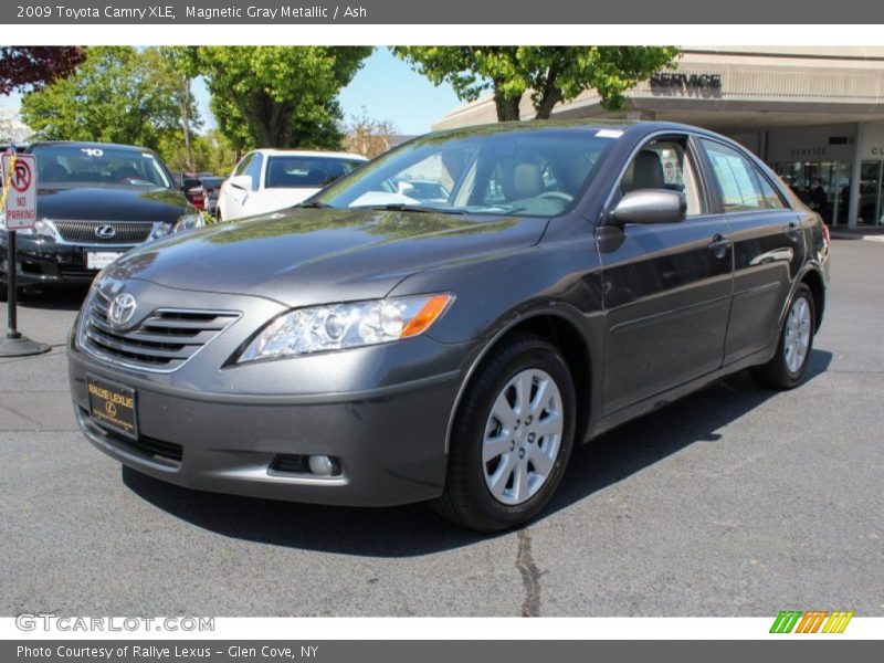Magnetic Gray Metallic / Ash 2009 Toyota Camry XLE