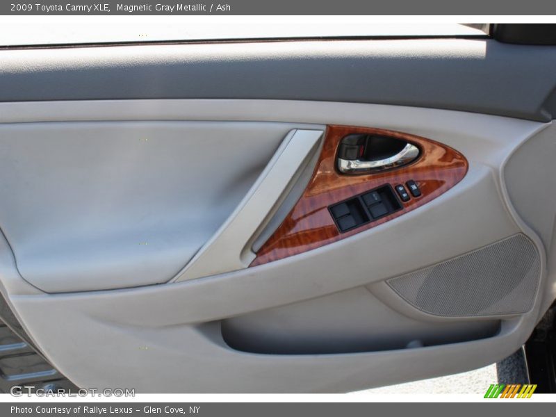 Magnetic Gray Metallic / Ash 2009 Toyota Camry XLE
