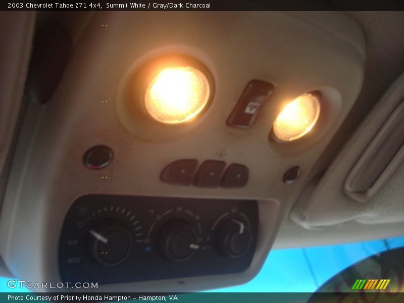 Summit White / Gray/Dark Charcoal 2003 Chevrolet Tahoe Z71 4x4
