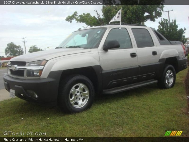 Silver Birch Metallic / Gray/Dark Charcoal 2005 Chevrolet Avalanche LS