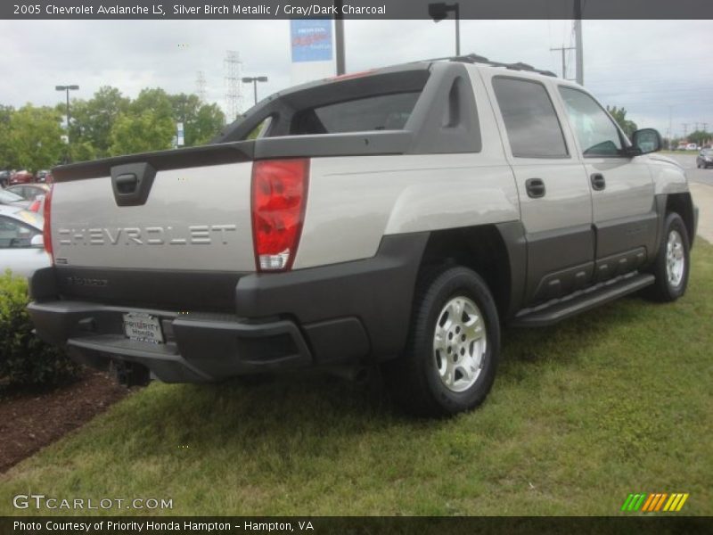 Silver Birch Metallic / Gray/Dark Charcoal 2005 Chevrolet Avalanche LS