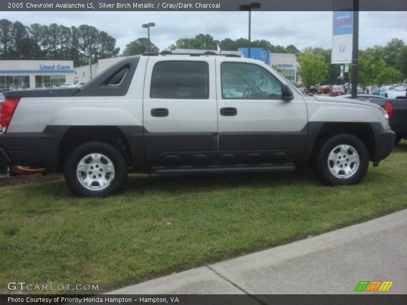 Silver Birch Metallic / Gray/Dark Charcoal 2005 Chevrolet Avalanche LS