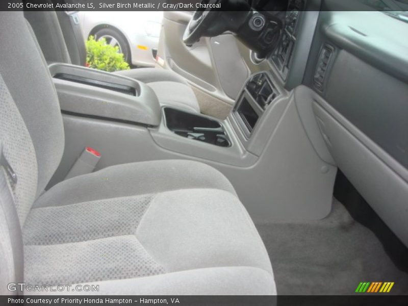 Silver Birch Metallic / Gray/Dark Charcoal 2005 Chevrolet Avalanche LS