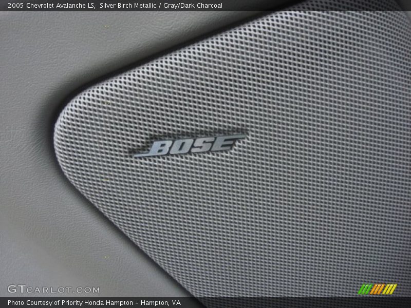 Silver Birch Metallic / Gray/Dark Charcoal 2005 Chevrolet Avalanche LS