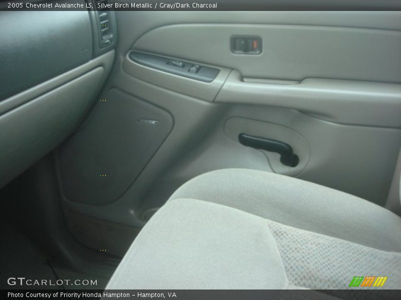 Silver Birch Metallic / Gray/Dark Charcoal 2005 Chevrolet Avalanche LS