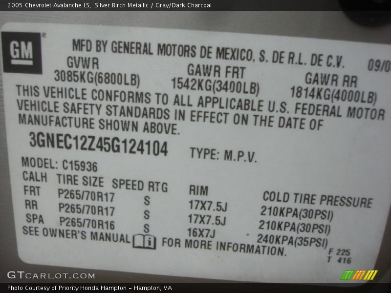 Silver Birch Metallic / Gray/Dark Charcoal 2005 Chevrolet Avalanche LS