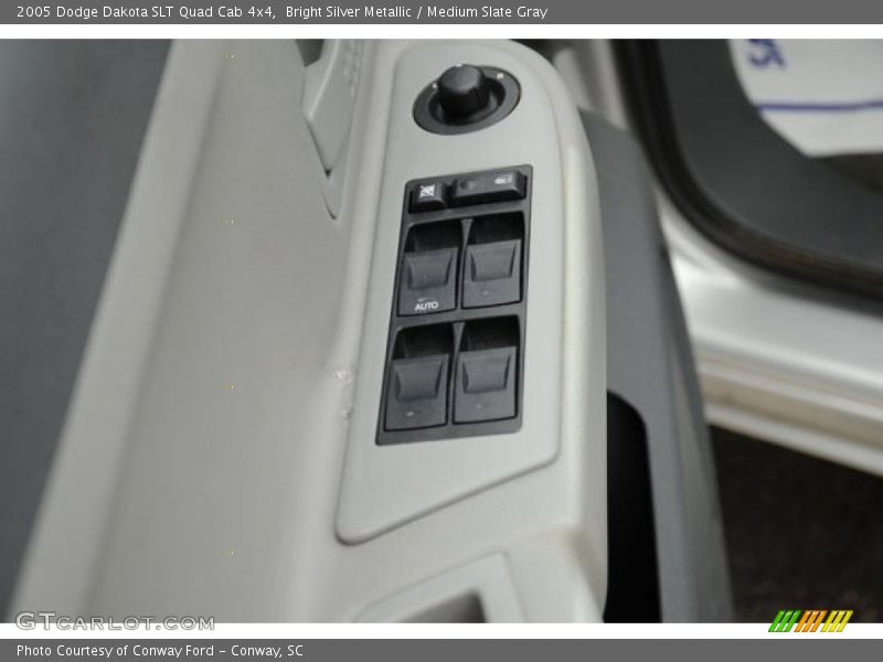 Bright Silver Metallic / Medium Slate Gray 2005 Dodge Dakota SLT Quad Cab 4x4