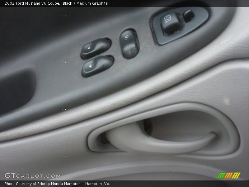 Black / Medium Graphite 2002 Ford Mustang V6 Coupe