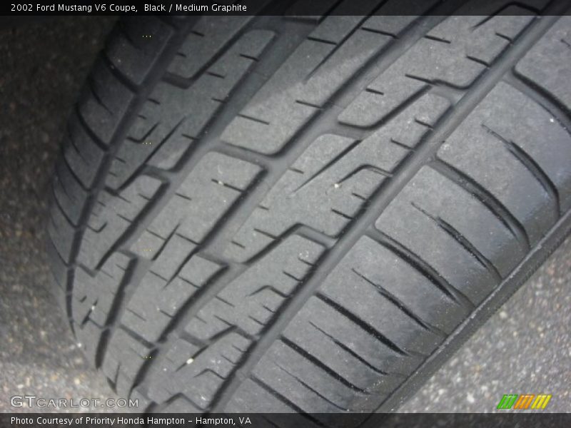 Black / Medium Graphite 2002 Ford Mustang V6 Coupe