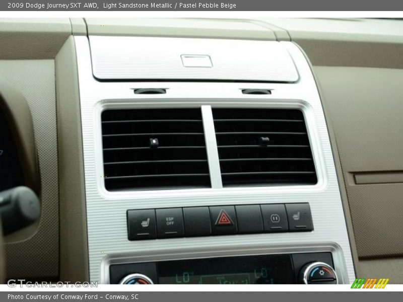 Light Sandstone Metallic / Pastel Pebble Beige 2009 Dodge Journey SXT AWD