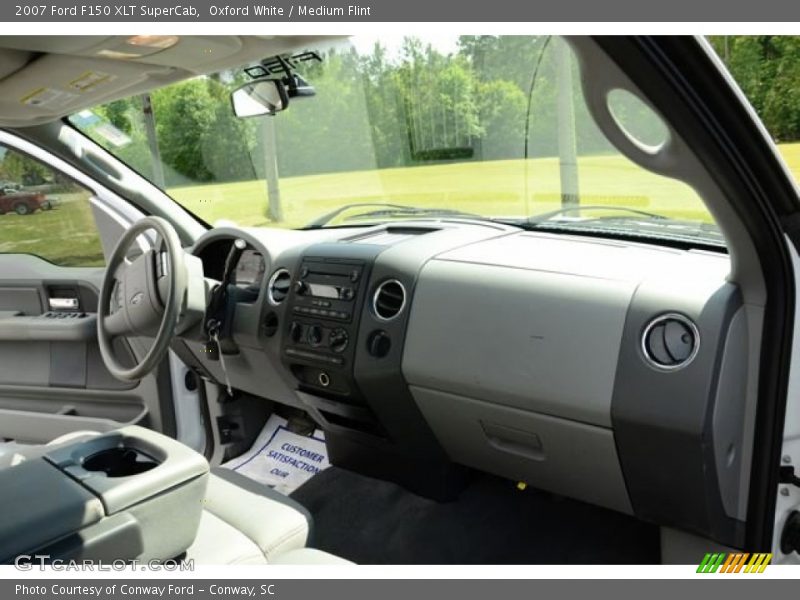 Oxford White / Medium Flint 2007 Ford F150 XLT SuperCab