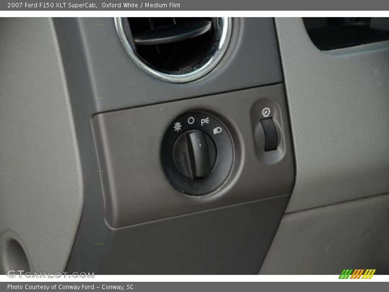 Oxford White / Medium Flint 2007 Ford F150 XLT SuperCab