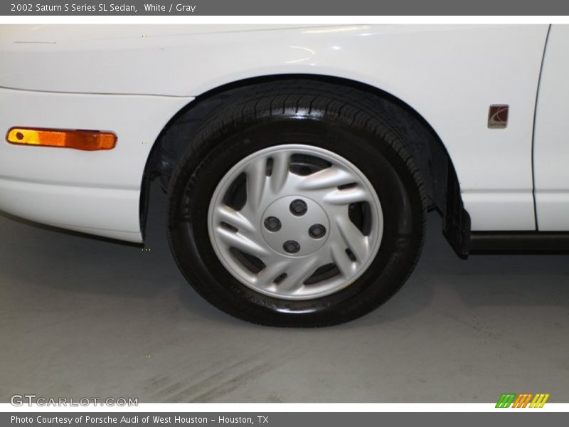 White / Gray 2002 Saturn S Series SL Sedan