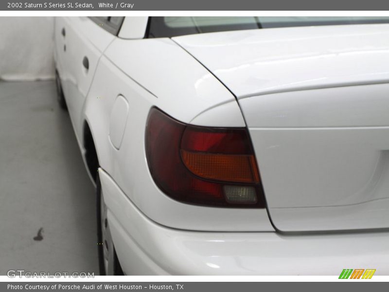 White / Gray 2002 Saturn S Series SL Sedan