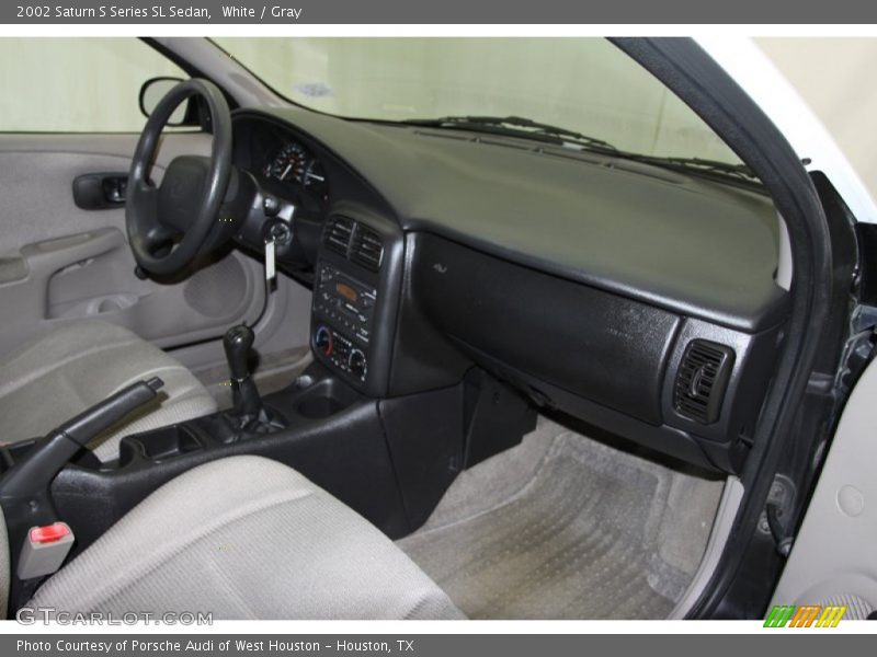 White / Gray 2002 Saturn S Series SL Sedan