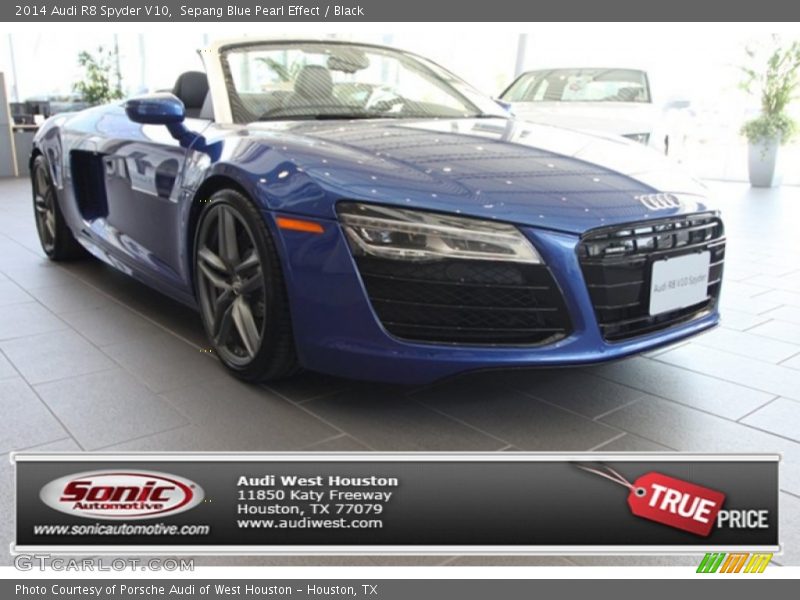 Sepang Blue Pearl Effect / Black 2014 Audi R8 Spyder V10