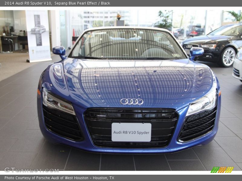  2014 R8 Spyder V10 Sepang Blue Pearl Effect