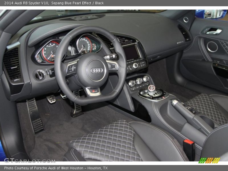 Black Interior - 2014 R8 Spyder V10 