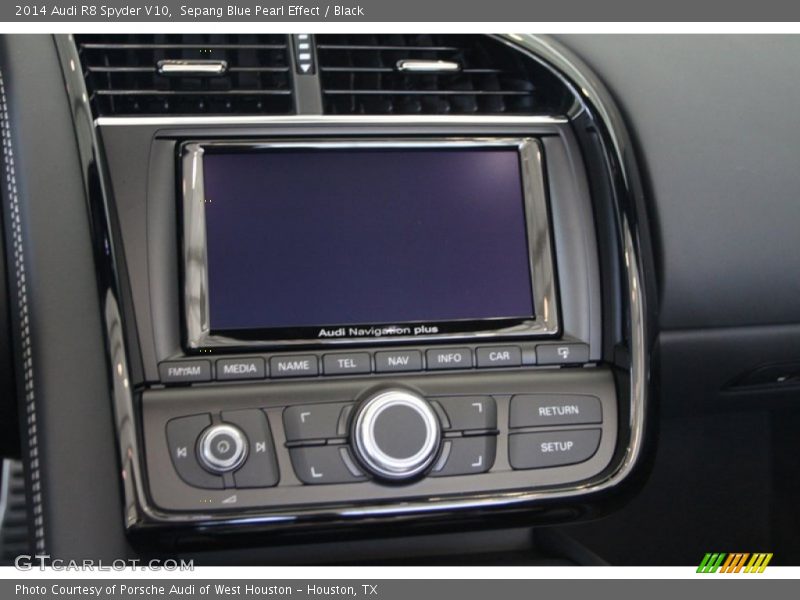 Controls of 2014 R8 Spyder V10