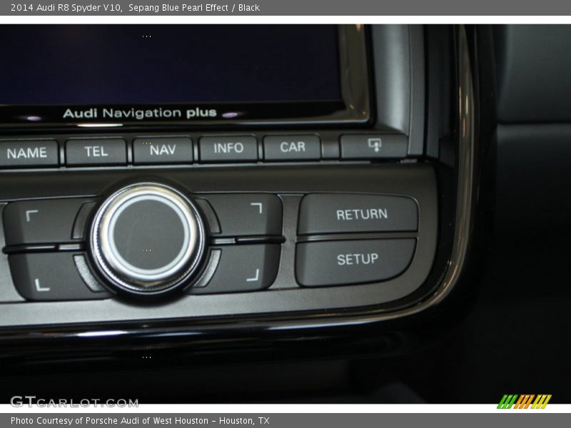 Controls of 2014 R8 Spyder V10