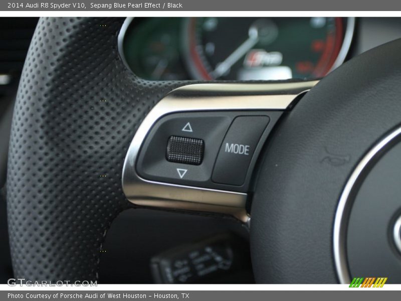 Controls of 2014 R8 Spyder V10