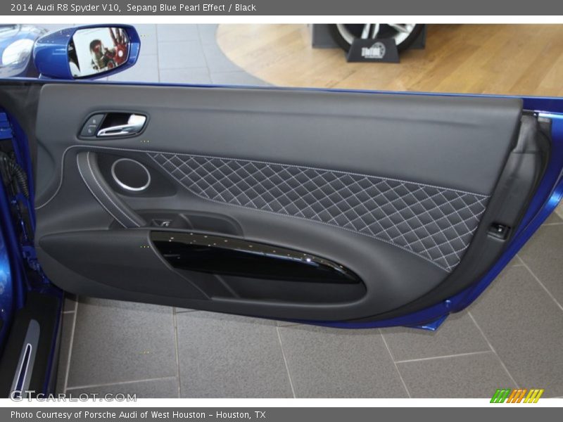 Door Panel of 2014 R8 Spyder V10