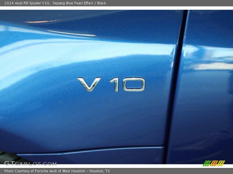 V10 - 2014 Audi R8 Spyder V10