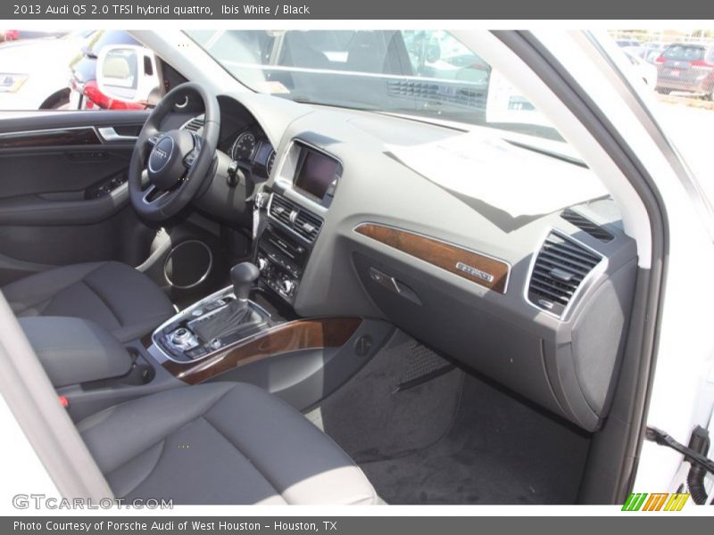 Ibis White / Black 2013 Audi Q5 2.0 TFSI hybrid quattro
