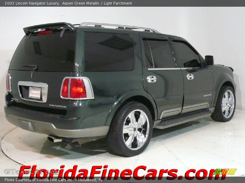 Aspen Green Metallic / Light Parchment 2003 Lincoln Navigator Luxury