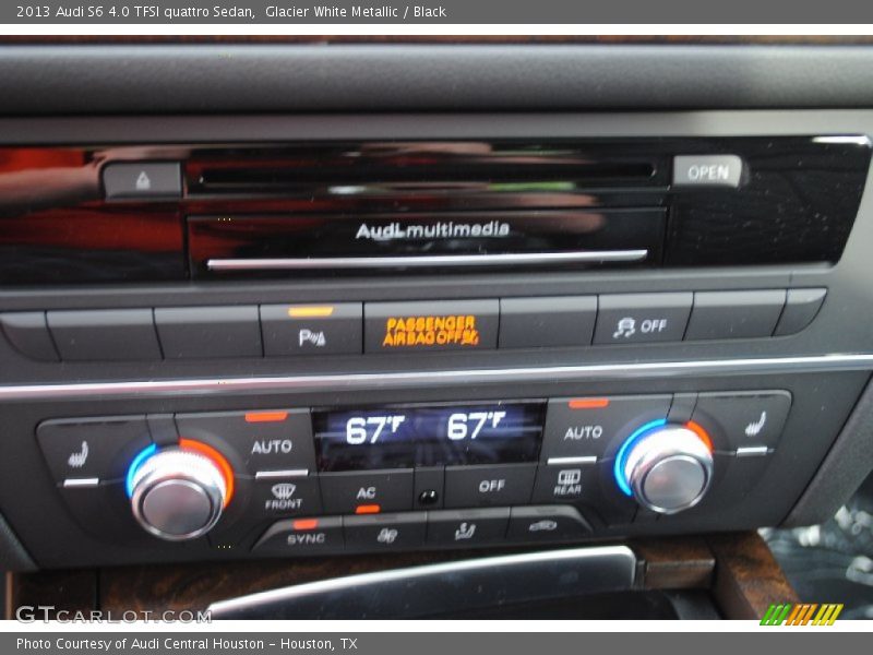 Controls of 2013 S6 4.0 TFSI quattro Sedan