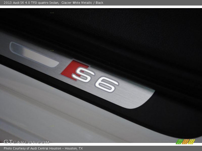 Glacier White Metallic / Black 2013 Audi S6 4.0 TFSI quattro Sedan