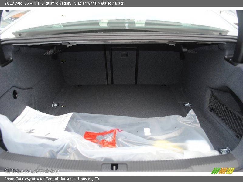  2013 S6 4.0 TFSI quattro Sedan Trunk