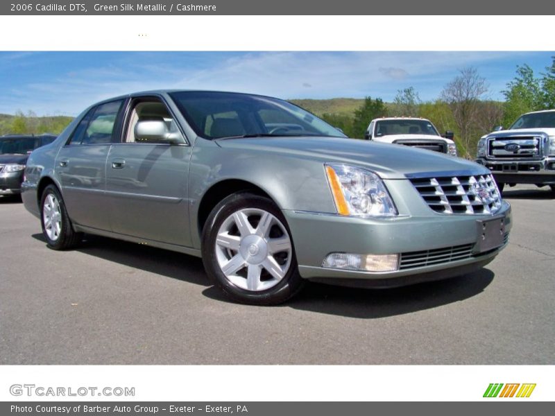 Front 3/4 View of 2006 DTS 