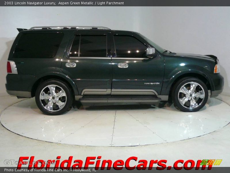 Aspen Green Metallic / Light Parchment 2003 Lincoln Navigator Luxury