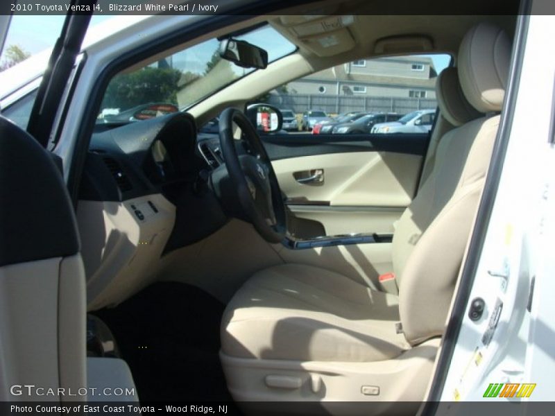 Blizzard White Pearl / Ivory 2010 Toyota Venza I4