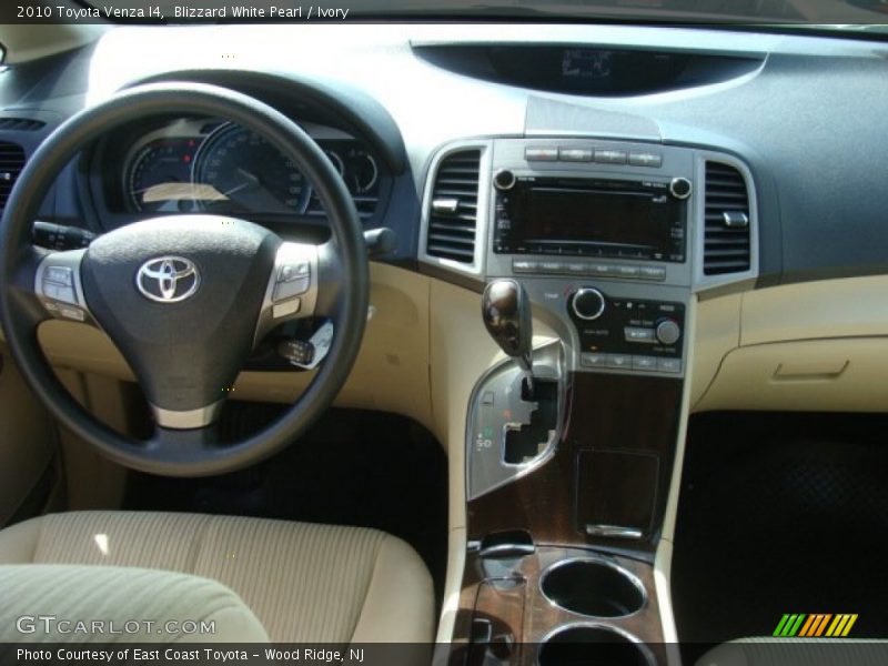 Blizzard White Pearl / Ivory 2010 Toyota Venza I4