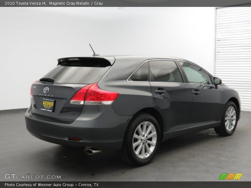 Magnetic Gray Metallic / Gray 2010 Toyota Venza I4
