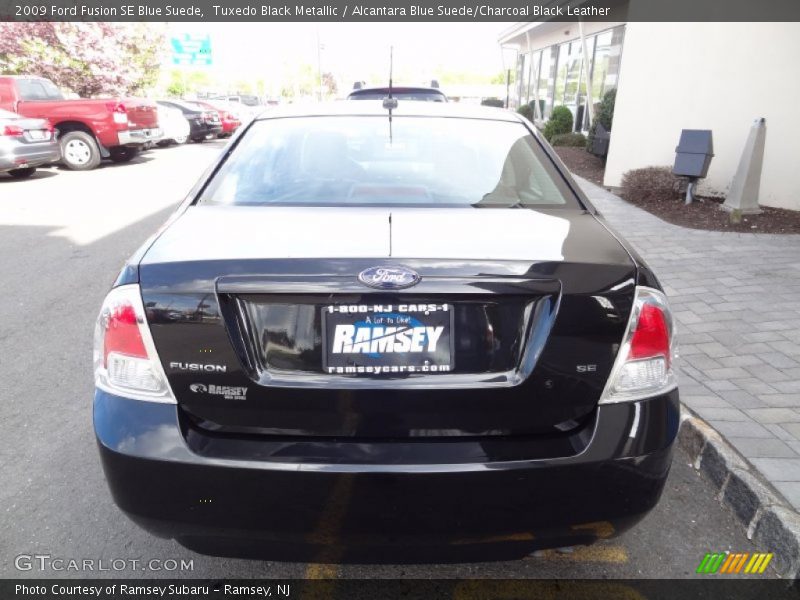 Tuxedo Black Metallic / Alcantara Blue Suede/Charcoal Black Leather 2009 Ford Fusion SE Blue Suede