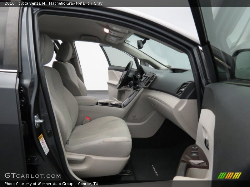 Magnetic Gray Metallic / Gray 2010 Toyota Venza I4